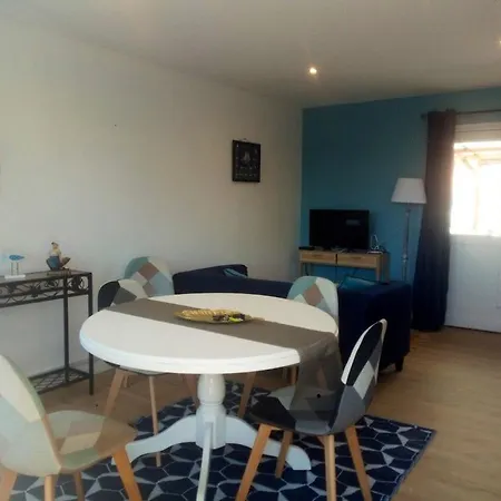 Nyaraló Maison Charmante A Avec Jardin Privatif