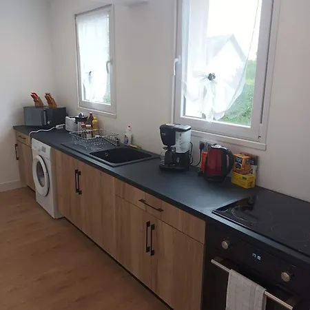 Hébergement de vacances Maison Charmante à Avec Jardin Privatif *